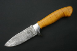 Steckerl<br /><hr />Klingenlänge: 90 mm<br />Gesamtlänge: 200 mm<br />Klingendicke: 4,6 mm<br />Griffmaterial: Tigerahorn<br />Klingenmaterial: Nickeldamast von Roland Eggerling