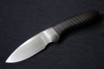 Spitzerl<br /><hr />Klingenlänge: 110 mm<br />Gesamtlänge: 230 mm<br />Klingendicke: 4,5 mm<br />Griffmaterial: Mooreiche<br />Klingenmaterial: RWL 34