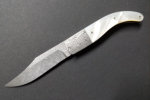 Folder<br /><hr />Klingenlänge: 90 mm<br />Gesamtlänge: 120 mm<br />Klingendicke: 3,1 mm<br />Griffmaterial: Perlmutt<br />Klingenmaterial: Damaststeel