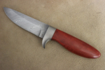 Steckerl<br /><hr />Klingenlänge: 115 mm<br />Gesamtlänge: 240 mm<br />Klingendicke: 3,7 mm<br />Griffmaterial: Pink Ivory<br />Klingenmaterial: Torsionsdamast von Damaststeel